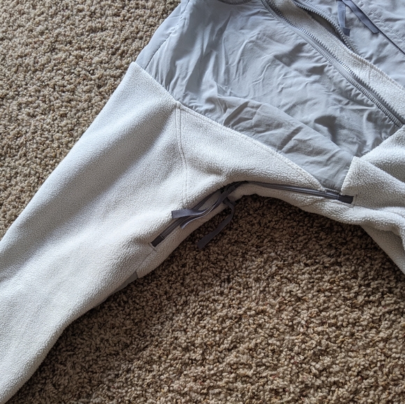 The Northface women's zip up jacket - Picture 4 of 7